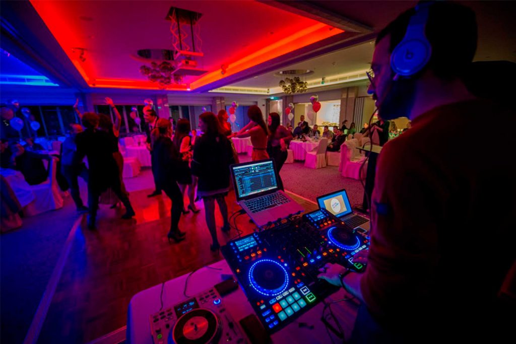 Crowne-Plaza-Limassol-Hotel-Wedding-Party-Dancing